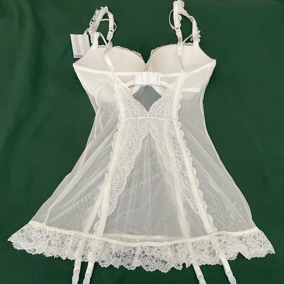 Victoria’s Secret Corset - Picture 8 of 13